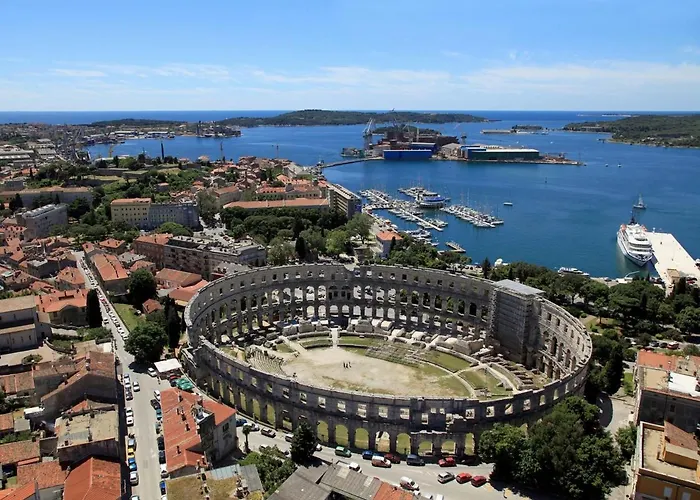 Apartment With Parking Spaces - 20625 Pula